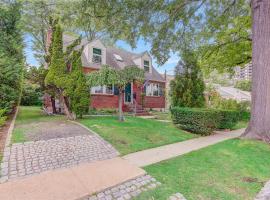 26-20 210th Place 贝塞 Bayside, NY