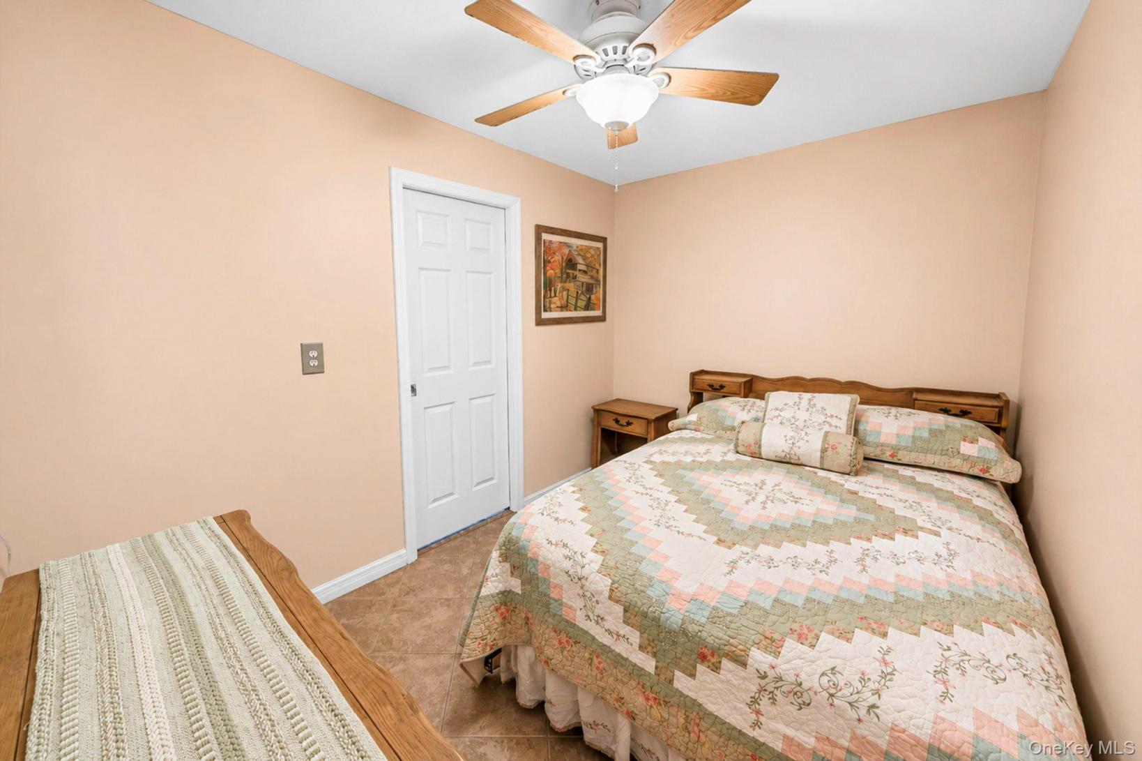 #14 photo, 19 Ridgeley Road, サフォーク郡 Smithtown , NY 11787