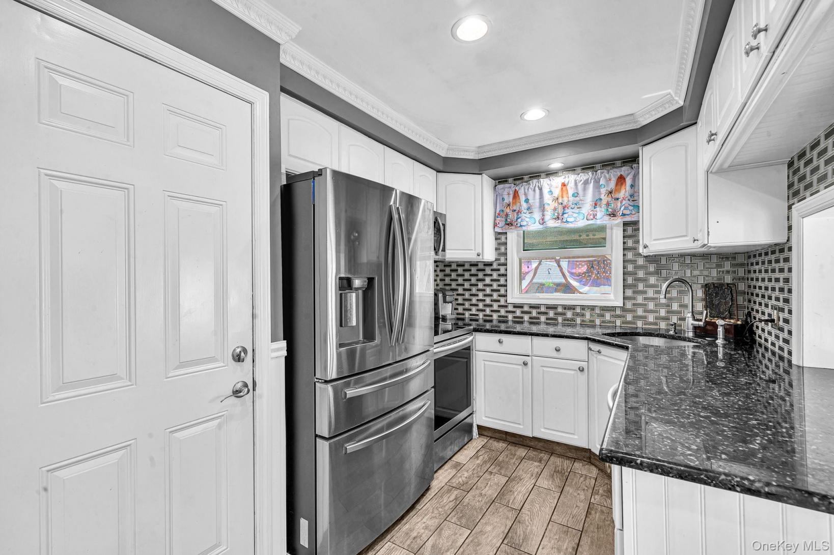 #16 photo, 19 Ridgeley Road, サフォーク郡 Smithtown , NY 11787