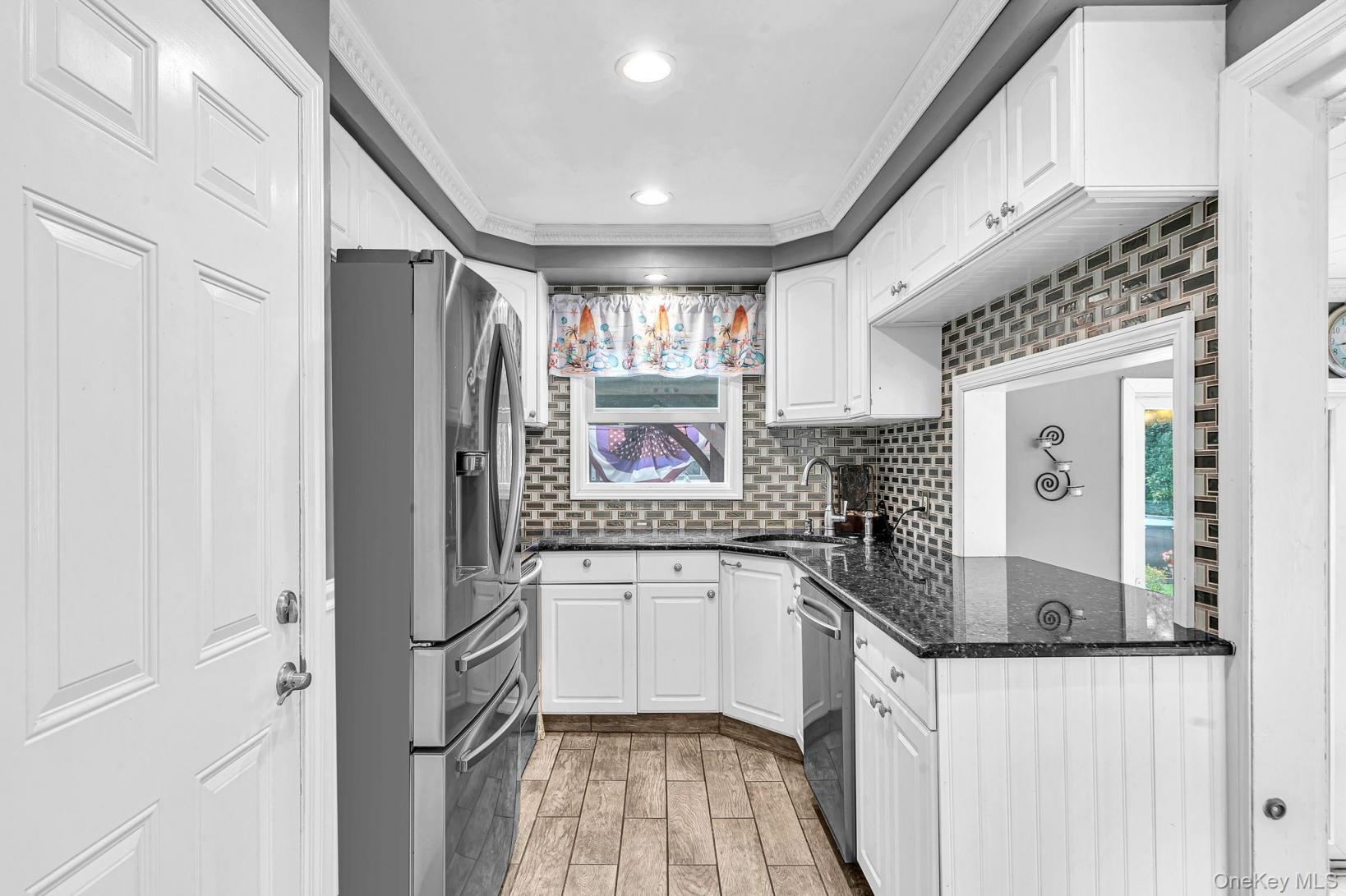 #17 photo, 19 Ridgeley Road, サフォーク郡 Smithtown , NY 11787