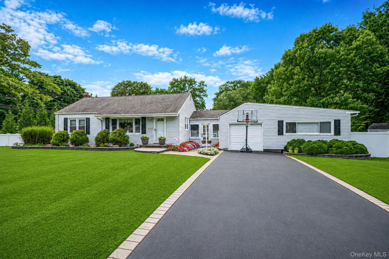 #2 photo, 19 Ridgeley Road, サフォーク郡 Smithtown , NY 11787