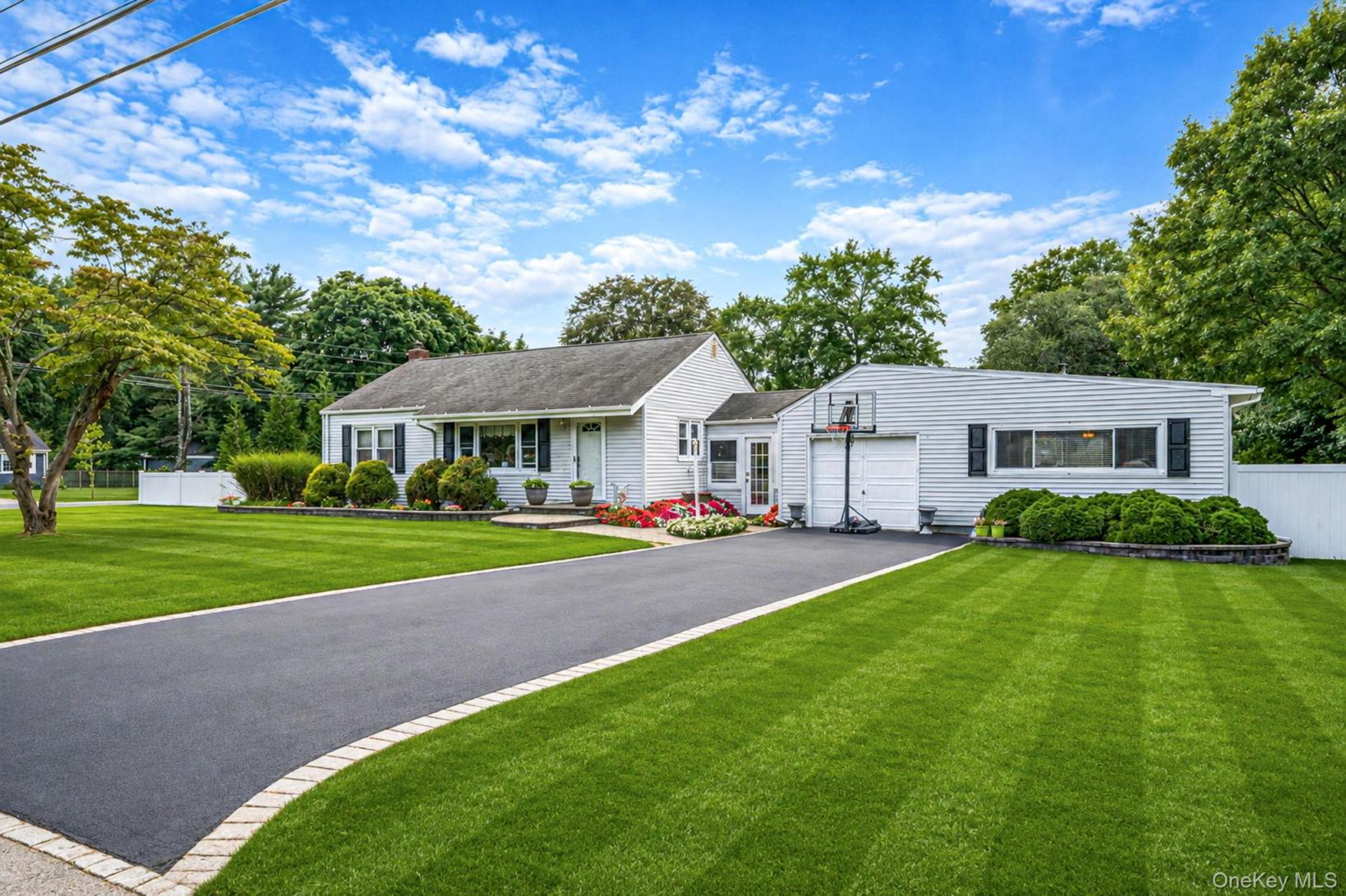 #3 photo, 19 Ridgeley Road, サフォーク郡 Smithtown , NY 11787