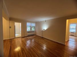 65-74 Saunders Street #1F 雷哥公园 Rego Park, NY
