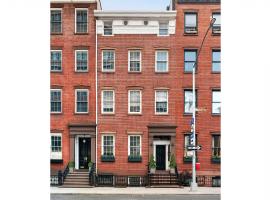 156 WAVERLY Place 西村区 West Village, NY