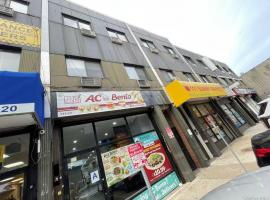 111-17 Roosevelt Avenue 房源照片 1