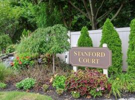 11 Stanford Court #B 房源照片 1