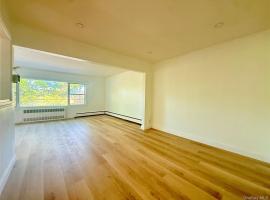 5829 182nd Street #2 新鲜草原 Fresh Meadows, NY