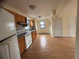 18-19 College Point Boulevard #2FL 大学点 College Point, NY