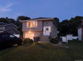 73 Cherokee Avenue 西艾斯利普 West Islip, NY