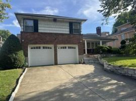 222-44 garland Drive 贝塞 Bayside, NY