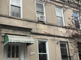 316 East 32nd Street 房源照片 1