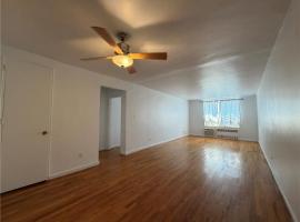 310 Beverly Road #4H 房源照片 1