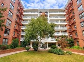 3235 Emmons Avenue #712 房源照片 1