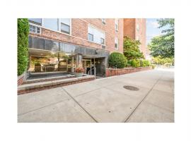6300 RIVERDALE Avenue #5A 房源照片 1