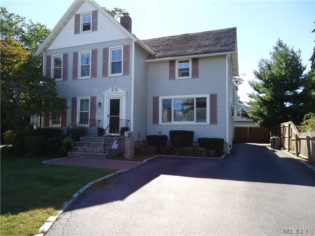 #1 photo, 16 Howard Street, Babylon , NY 11702