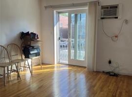 4324 215 Street #2F 房源照片 1