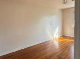 1007 E 223rd Street 房源照片 1