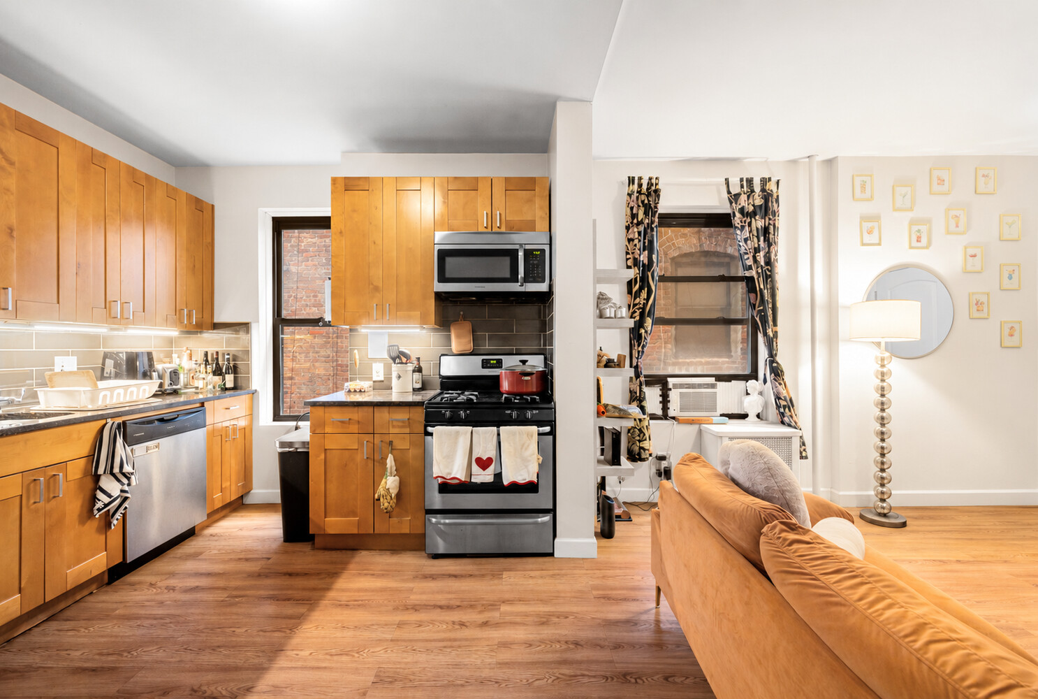 #2 photo, 602 10TH Avenue, 曼哈顿 中城西区 Hell's Kitchen , NY 10036