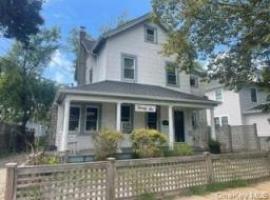 26 2nd Avenue #1 (first f 房源照片 1