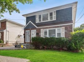 176 Nassau Boulevard #1 房源照片 1