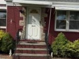 264-15 82nd Ave #2nd Floor 房源照片 1