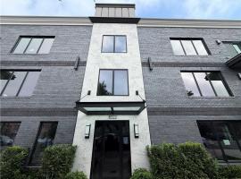 8322 24th Avenue #2B 房源照片 1