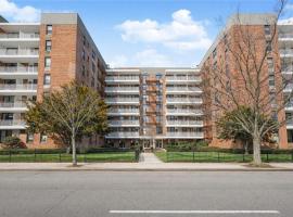 3235 Emmons Avenue #116 房源照片 1