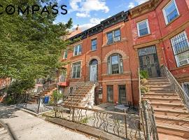 638 Halsey Street 房源照片 1