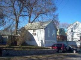 1 Birchwood Avenue #Cottage 华盛顿港 Port Washington, NY