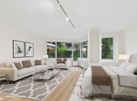 60 SUTTON Place S #2IS 房源照片 1