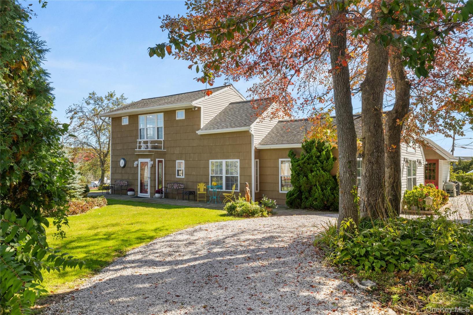 #4 photo, 70 Featherbed Lane, Oakdale , NY 11769