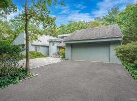 271 Bread and Cheese Hollow Road 北港 Northport, NY