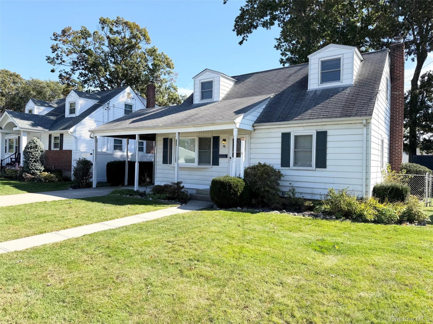 #2 photo, 46 Midwood Avenue, Farmingdale , NY 11735