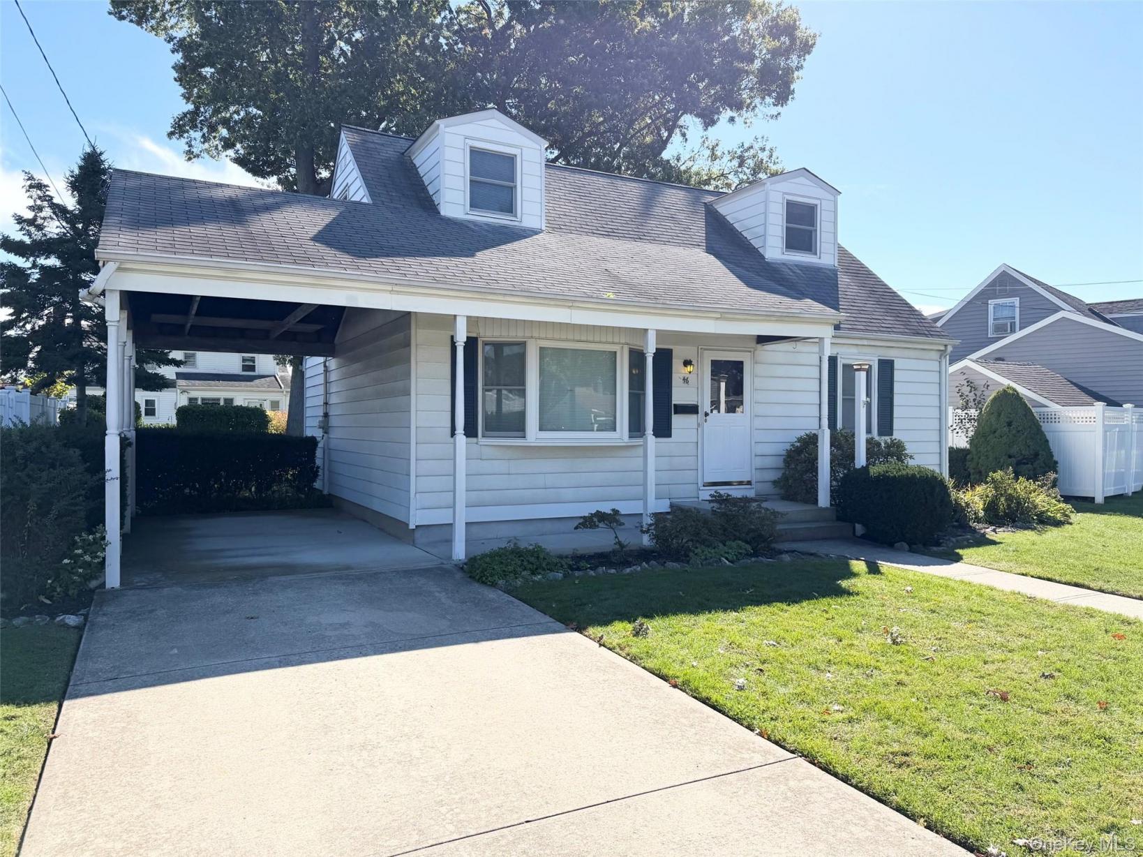 #3 photo, 46 Midwood Avenue, Farmingdale , NY 11735