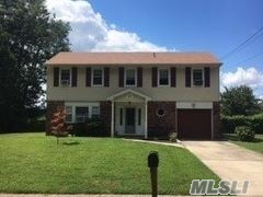 #1 photo, 8 Stepney Ln, سوفولك Brentwood , NY 11717