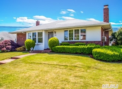 #1 photo, 494 Mansfield Ave, ナッソー郡 Levittown , NY 11756