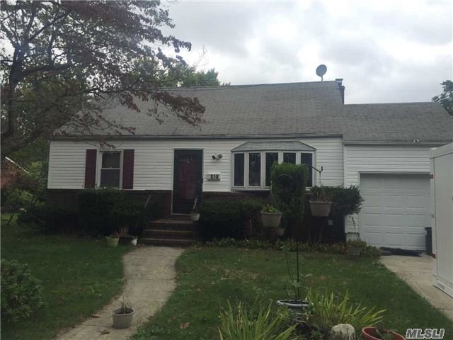 #1 photo, 250 48th Street, Lindenhurst , NY 11757