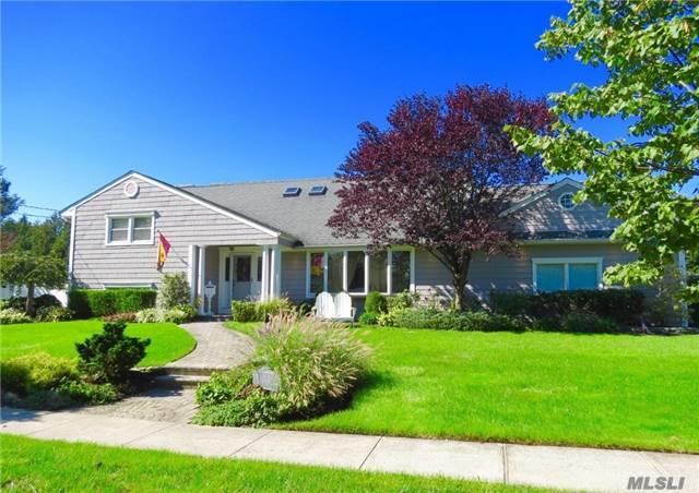 #1 photo, 114 Queens Ct, Massapequa Park , NY 11762