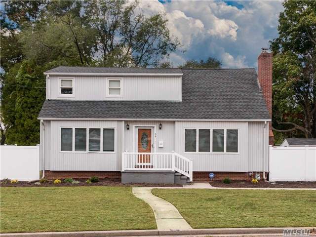 #1 photo, 39 Murray Place, Merrick , NY 11566