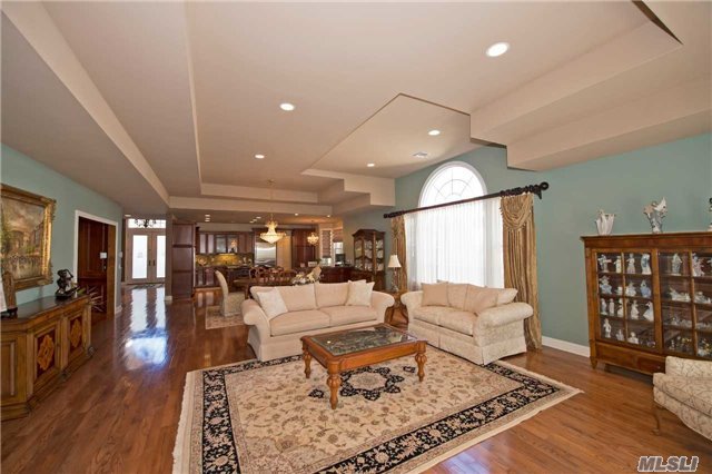 #1 photo, 111 Madeira Blvd, Melville , NY 11747