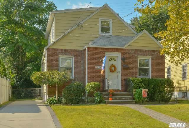 #1 photo, 886 Milburn Court, North Baldwin , NY 11510