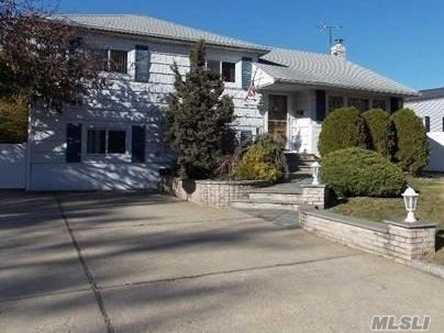 #1 photo, 17 Haverford Road, מחוז נסאו Hicksville , Ny 11801