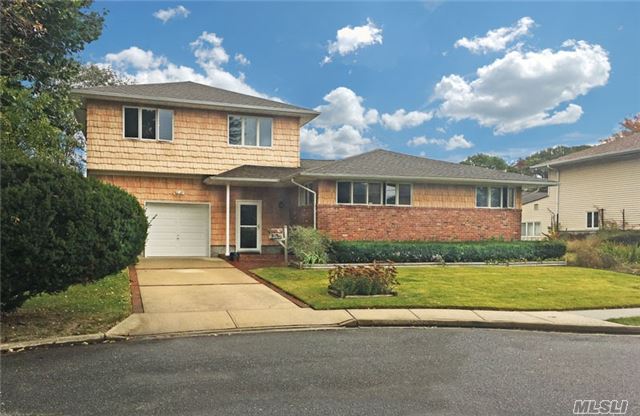 #1 photo, 31 10th Avenue, ナッソー郡 Farmingdale , NY 11735