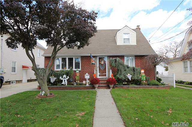 #1 photo, 28 Westbury Avenue, Mineola , NY 11501