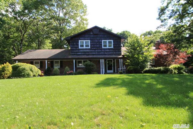 #1 photo, 2 Chantilly Court, Dix Hills , NY 11746