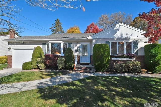 #1 photo, 29 Ida Lane, North Babylon , NY 11703