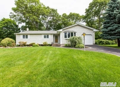 #1 photo, 9 Montclair Street, 東長島 Port Jefferson Station , NY 11776