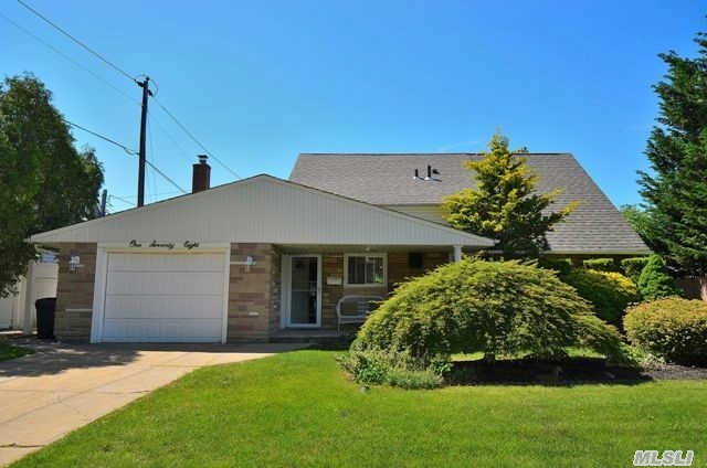 #1 photo, 178 Sprucewood Drive, 长岛 Levittown , NY 11756