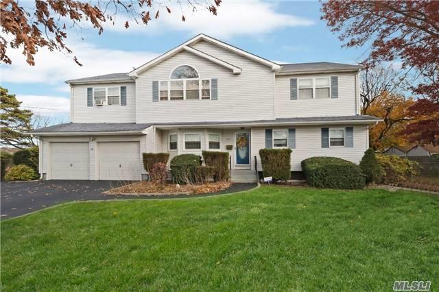 #1 photo, 679 Broadway Avenue, Brentwood , NY 11717