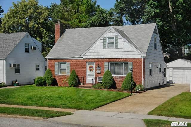 #1 photo, 13 Briarcliff Drive, North Merrick , NY 11566